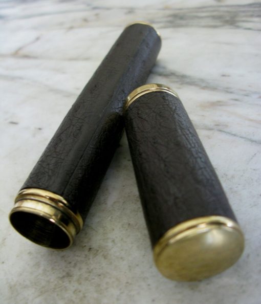 ETUI A CIGARES DE FORME CYLINDRIQUE - LAITON & FINITION CUIR MARRON