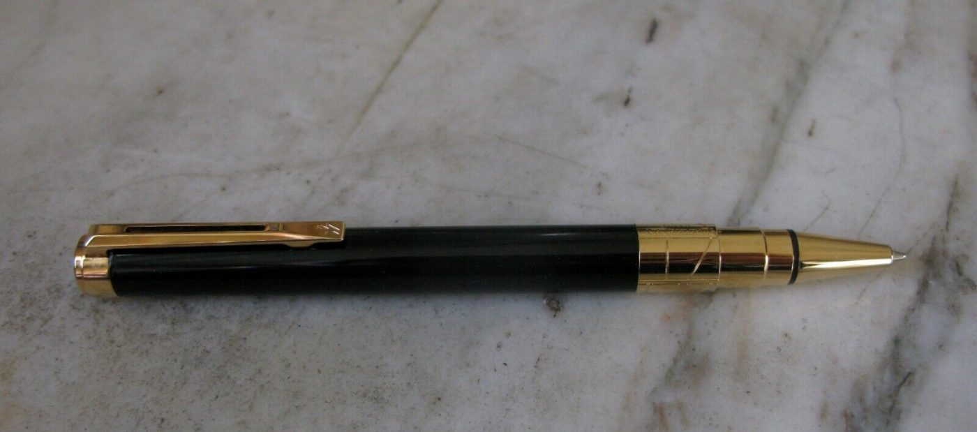 STYLO BILLE WATERMAN PERSPECTIVE EN LAQUE NOIRE & PL. OR 18 CARATS