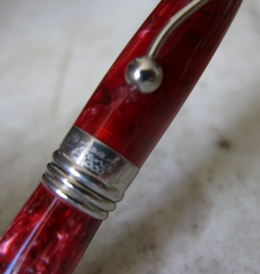 STYLO PLUME JEAN-PIERRE LEPINE SERIE 2000 EN RESINE ROUGE MARBREE & CHROME
