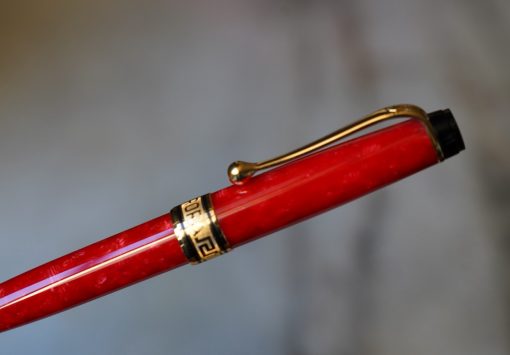 STYLO BILLE AURORA SOLE EN RESINE ROUGE MARBREE & PL. OR 18 CARATS + BOITE