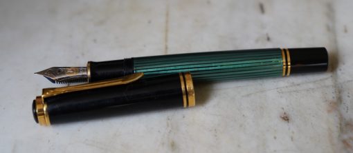 STYLO PLUME PELIKAN M 800 EN RESINE VERTE STRIEE & NOIRE - PLUME OR 14 K - MOYENNE
