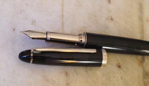 STYLO PLUME LOUIS VUITTON GRAND TOUR - LAQUE BLEU NUIT TRANSPARENTE - PLUME EN OR MASSIF 18 CARATS