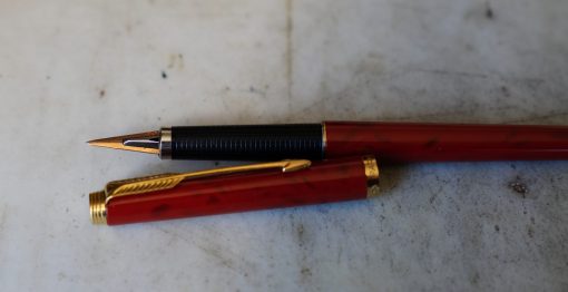 STYLO PLUME PARKER 180 LAQUE JASPER RED - PLUME OR MASSIF 18 K - RARE VERSION