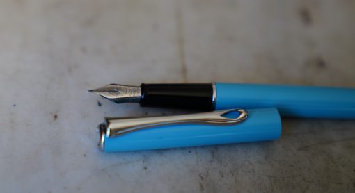 STYLO PLUME DIPLOMAT EN LAQUE BLEU CIEL & CHROME