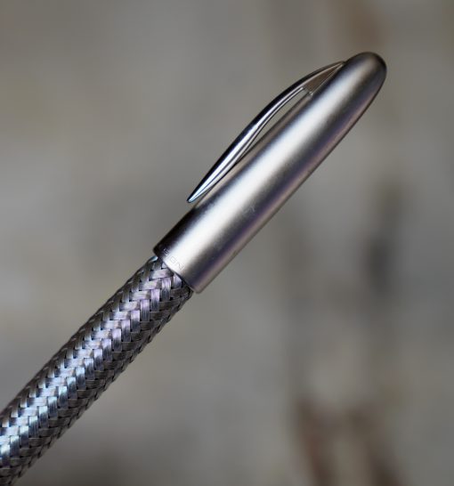 STYLO PLUME PORSCHE DESIGN EN ACIER TRESSE- PLUME OR MASSIF 18 CARATS