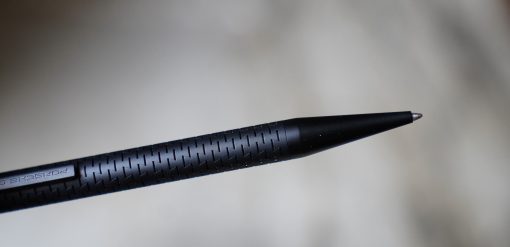 STYLO BILLE PORSCHE DESIGN EN METAL NOIR MAT - FINITION POINTILLEE