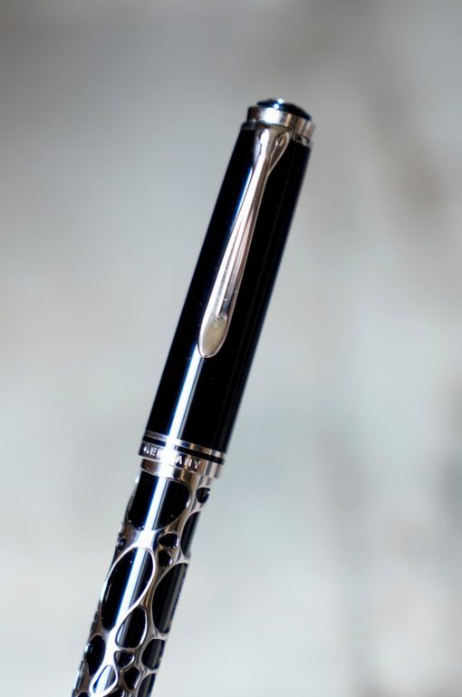 STYLO PLUME PELIKAN SPIRIT OF GAUDI - ED ILIMTEE 1 000 EX - ARGENT MASSIF 925 - PLUME OR MASSIF 18 CARATS