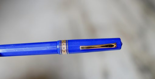 STYLO PLUME OMAS EUROPA EN RESINE BLEU FONCEE- PLUME OR MASSIF 18 CARATS