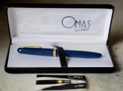 STYLO PLUME OMAS EXTRA RESINE BLEUE - PLUME PL. OR - MOYENNE + BOITE