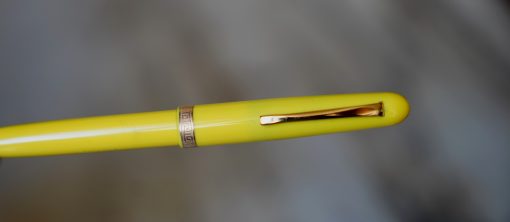 STYLO BILLE OMAS EXTRA RESINE JAUNE & PL. OR 18 CARATS