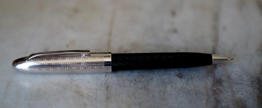 STYLO BILLE OMAS RESINE NOIRE - DOUE ARGENT MASSIF 925- FINITION GUILLOCHEE