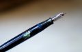 STYLO PLUME EVERSHARP DORIC EN RESINE NOIRE - PLUME EN OR MASSIF 18 CARATS – Image 2