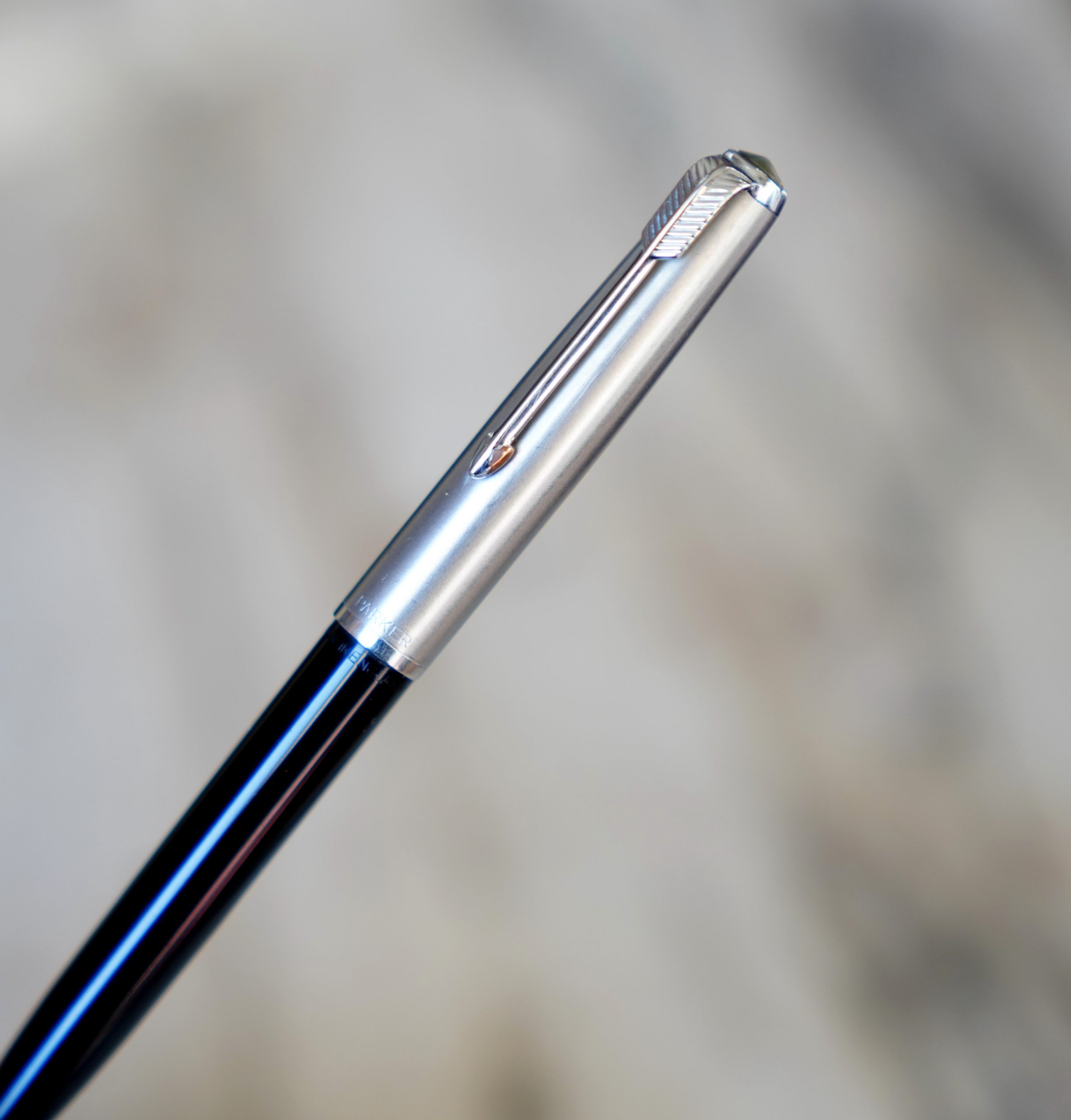 STYLO PORTE-MINES PARKER 51 EN RESINE NOIRE & METAL FINITION CHROMEE - VINTAGE – Image 2