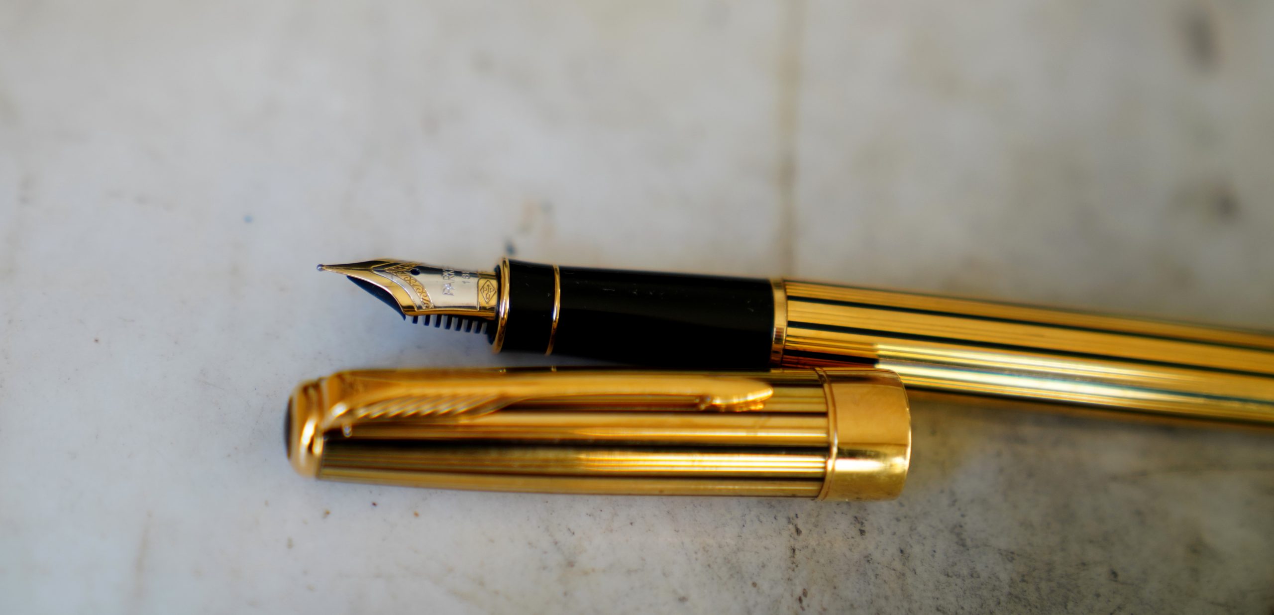 STYLO PLUME PARKER SONNET AMBASSADOR PL. OR - PLUME EN OR MASSIF 18 CARATS - FINE