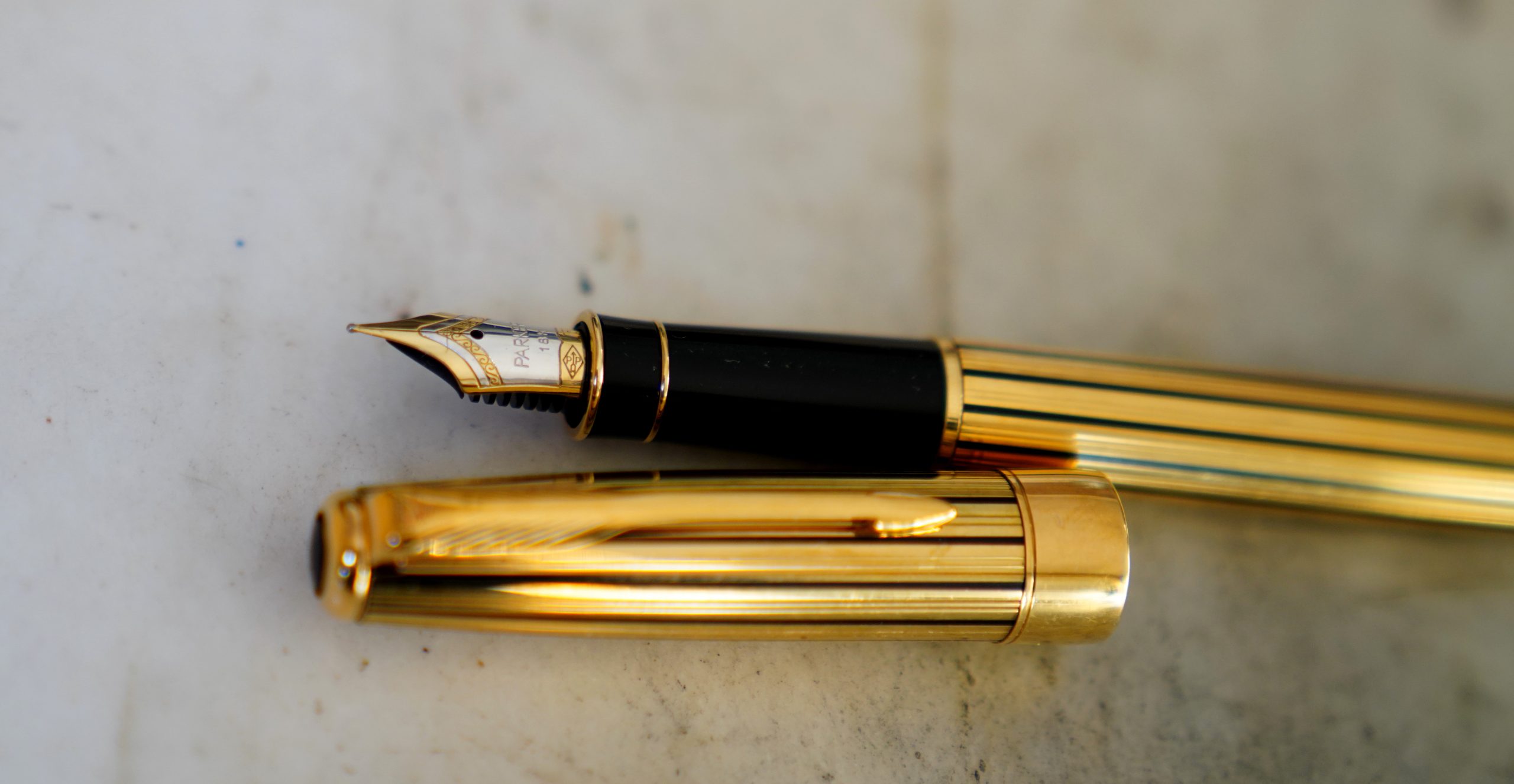 STYLO PLUME PARKER SONNET AMBASSADOR PL. OR - PLUME EN OR MASSIF 18 CARATS - FINE – Image 2