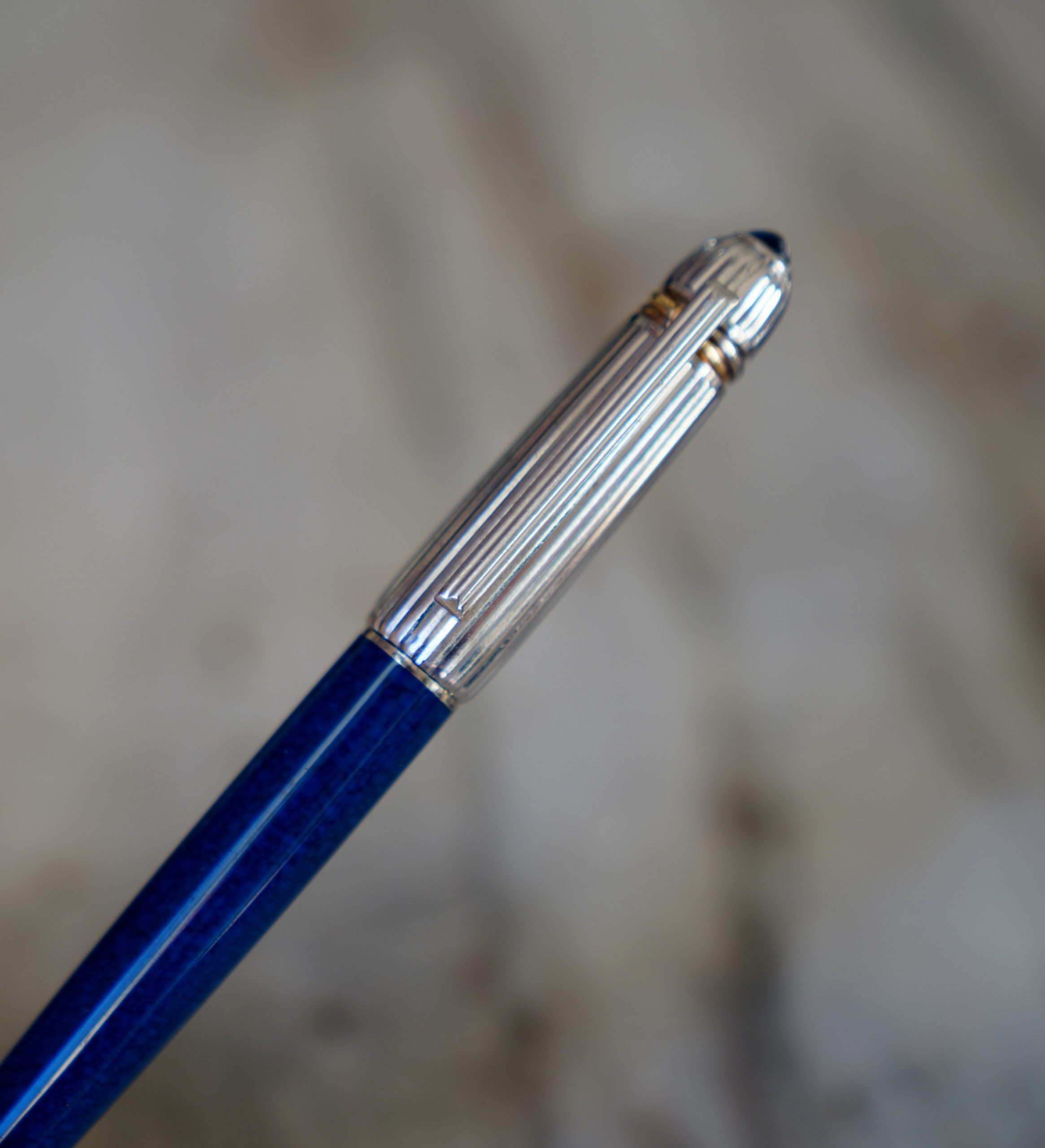 STYLO ROLLER CARTIER PASHA LAQUE BLEU & PL. ARGENT GODRONS - CABOCHON BLEU – Image 2