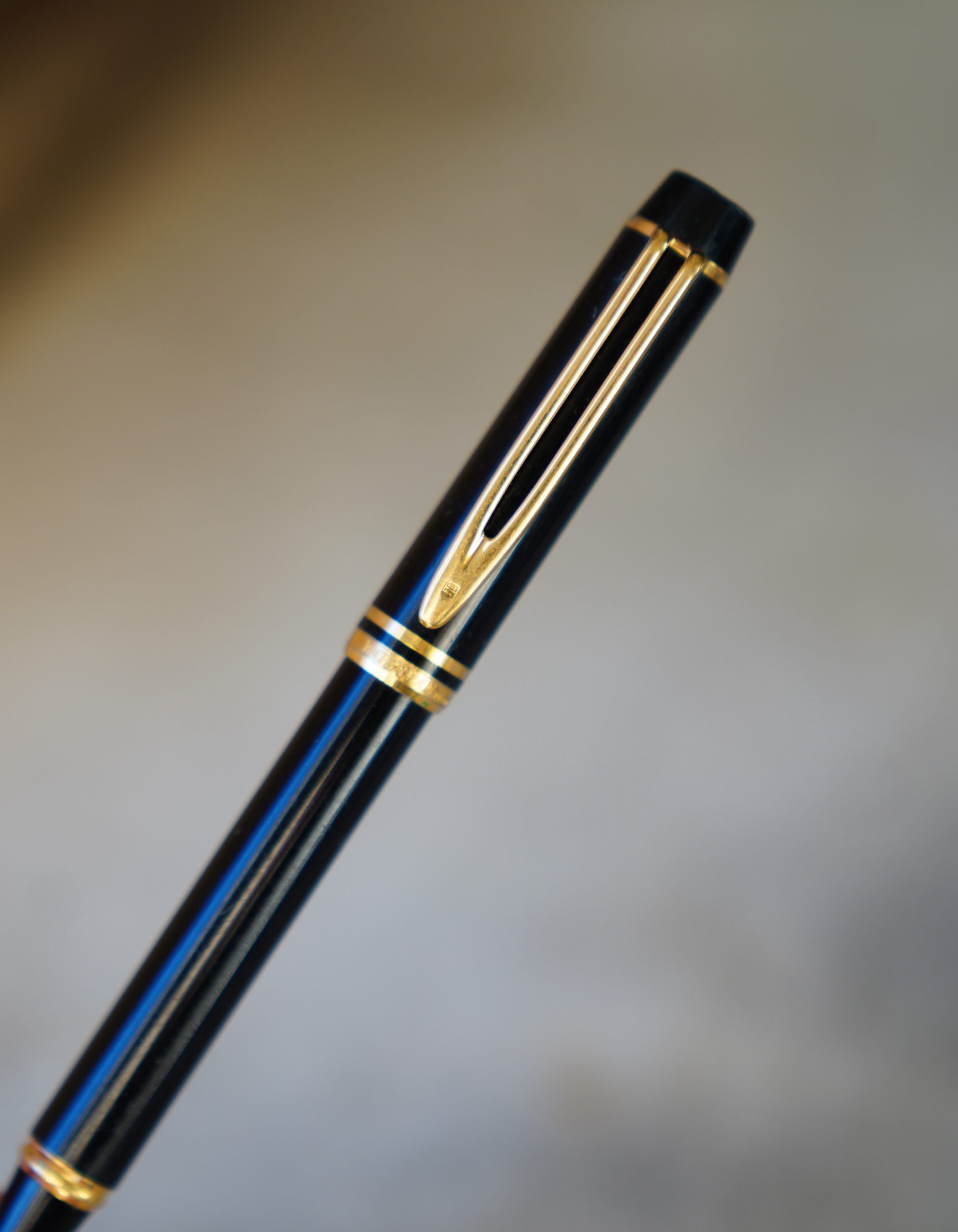 STYLO BILLE WATERMAN MAN EN RESINE NOIRE & PL. OR 18 CARATS