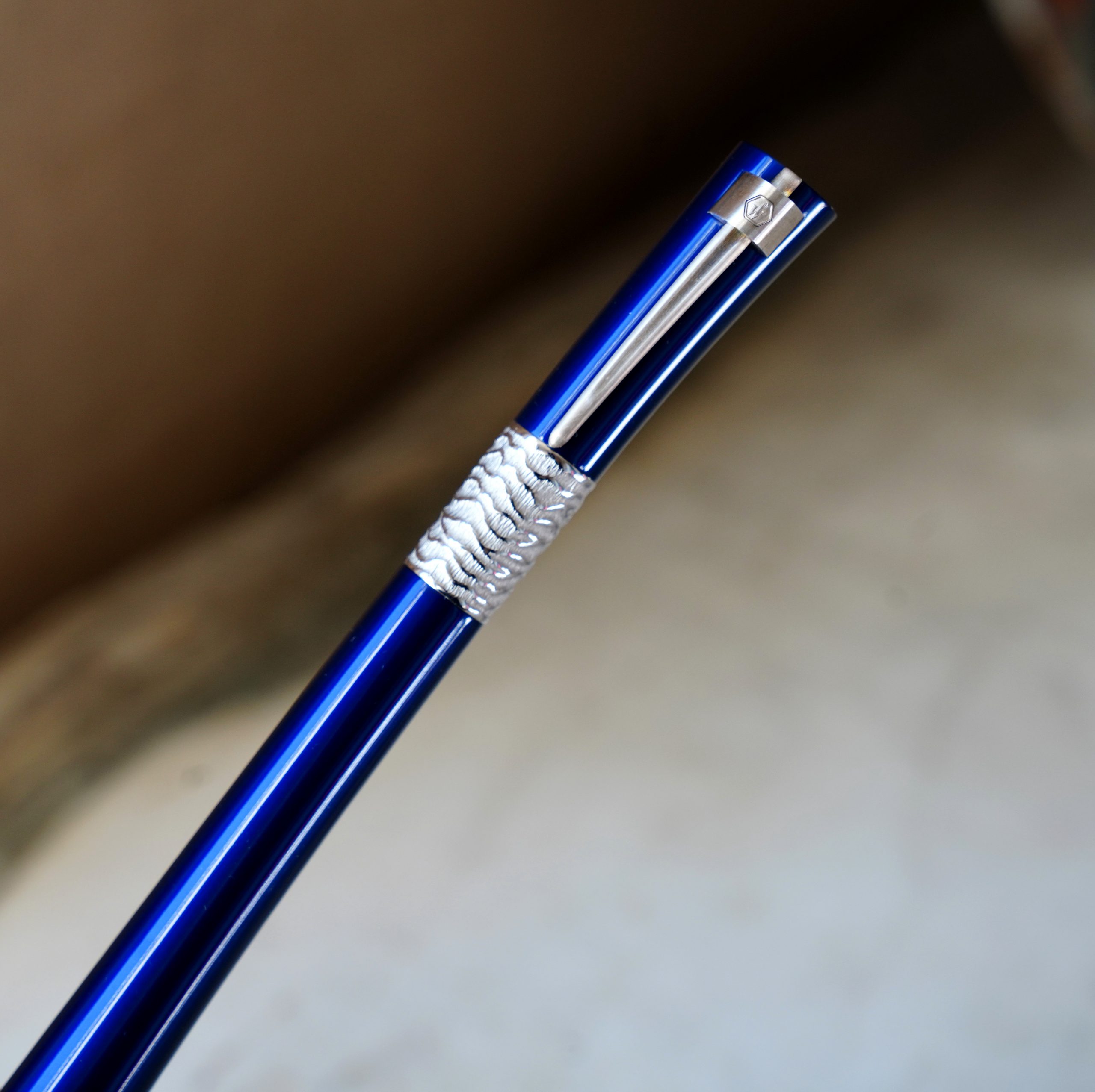 STYLO PLUME WATERMAN SERENITE EN LAQUE BLEUE & ARGENT MASSIF 925 - PLUME OR MASSIF 18 CARATS