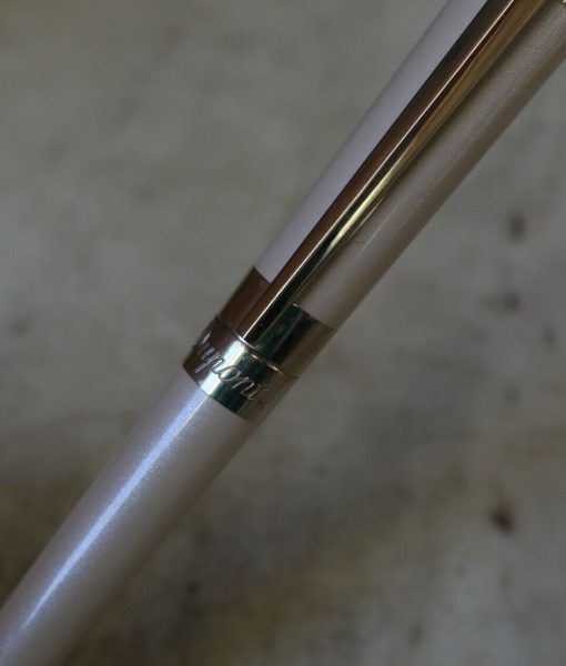 Stylo plume S.T Dupont liberté en laque nude - plume en or massif 14k