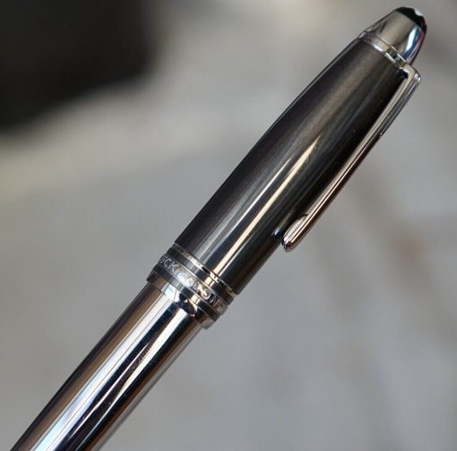 Stylo plume Montblanc Meisterstück 146 solitaire hematite platinum plume en or 18k