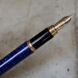 Un stylo plume Waterman patrician.