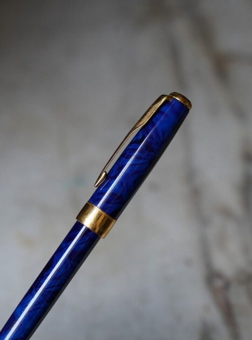 STYLO PLUME PARKER SONNET EN RESINE BLEUE LAPIS LAZULI - PLUME EN OR MASSIF 18 K