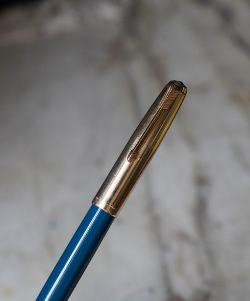 STYLO PLUME PARKER 51 EN RESINE BLEU FONCE - PLUME OR MASSIF 18 CARATS