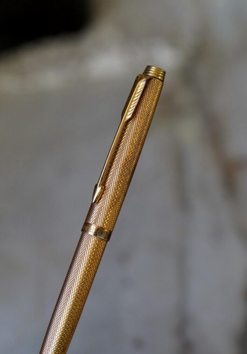 STYLO BILLE PARKER 75 PL. OR 18 CARATS - FINITION GRAIN D'ORGE