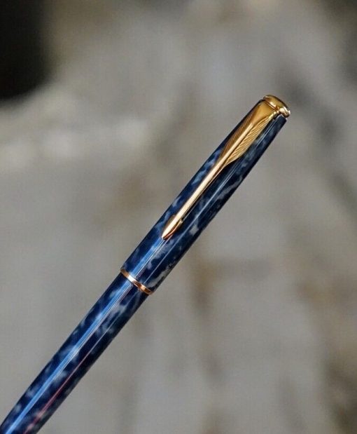 STYLO BILLE PARKER SONNET LAQUE BLEU ORAGE & PL. OR 18 CARATS