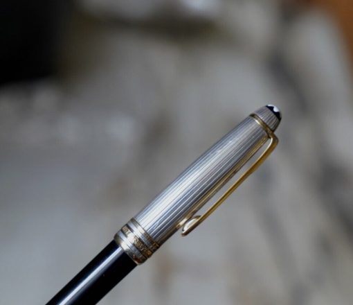 STYLO BILLE MONTBLANC MESTERSTÜCK RESINE NOIRE DOUE ARGENT MASSIF 925 - GODRONS