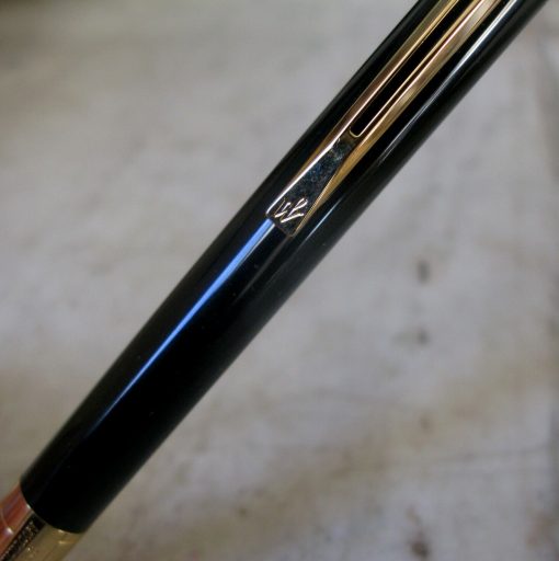 STYLO BILLE WATERMAN PERSPECTIVE EN LAQUE NOIRE & PL. OR 18 CARATS