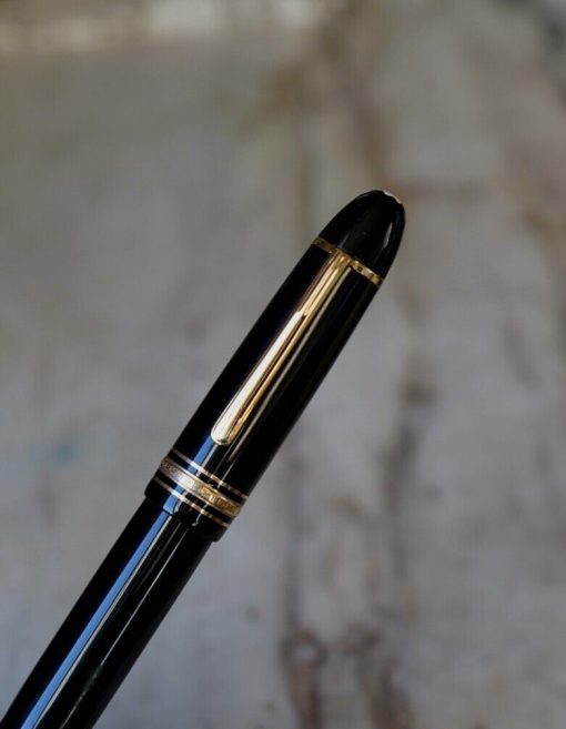 STYLO PLUME MONTBLANC MEISTERSTÜCK RESINE NOIRE - PLUME EN OR MASSIF 18 CARATS