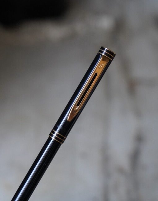 STYLO PLUME WATERMAN EN LAQUE NOIRE - PLUME EN OR MASSIF 18 CARATS MOYENNE - FFT