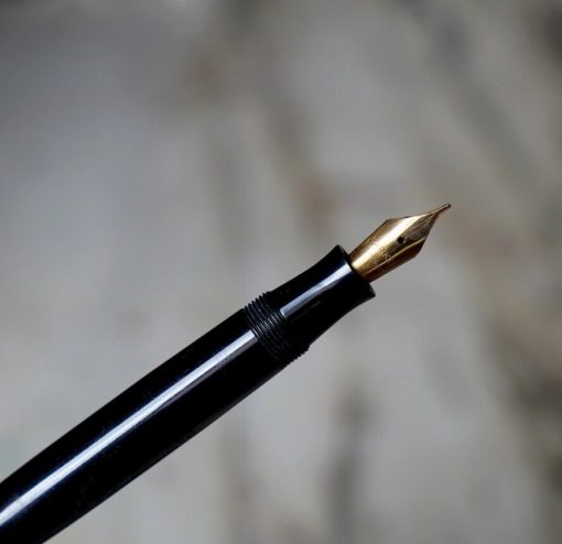 STYLO PLUME PARKER LADY RESINE NOIRE - PLUME EN OR MASSIF 18 CARATS - FLEXIBLE