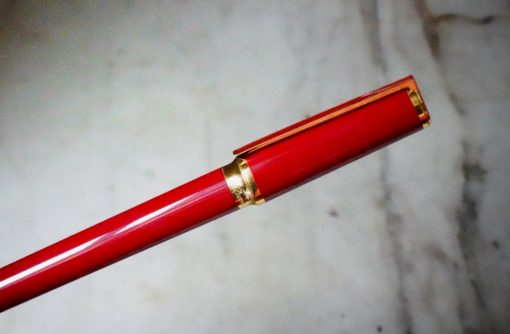 STYLO PLUME ST DUPONT MONTPARNASSE LAQUE DE CHINE ROUGE - PLUME OR MASSIF 18 CARATS