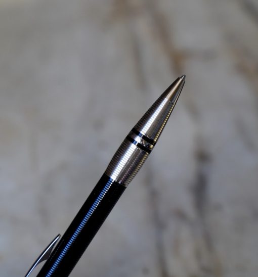 STYLO BILLE MONTBLANC STARWALKER RESINE NOIRE STRIEE DOUE CAPUCHON PL. PLATINE