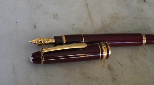 STYLO PLUME MONTBLANC MEISTERSTÜCK MOZART RESINE BORDEAUX - PLUME OR MASSIF 18 CARATS