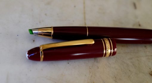 STYLO MONTBLANC DOCUMENT MAKER EN RESINE BORDEAUX & PL. OR 18 CARATS
