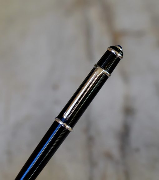 MAGNIFIQUE STYLO BILLE CARTIER DIABOLO EN RESINE NOIRE - FINITION PLATINUM