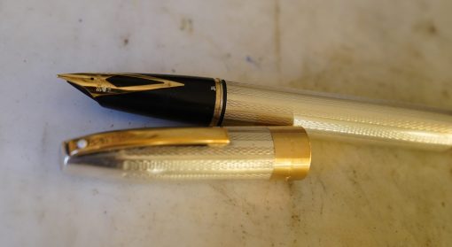 STYLO PLUME SHEAFFER LEGACY HERITAGE EN ARGENT MASSIF 925 - PLUME OR 18 CARATS