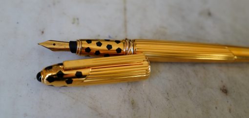 STYLO PLUME CARTIER PANTHERE PL. OR CABOCHON NOIR- PLUME OR 18 CARATS