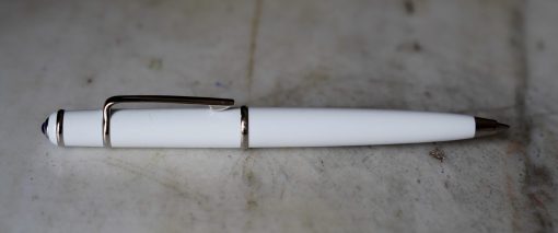 STYLO BILLE CARTIER DIABOLO MINI LAQUE BLANCHE FINITION PLATINUM - CABOCHON BLEU
