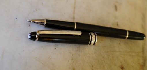 STYLO ROLLER MONTBLANC MEISTERSTÜCK EN RESINE NOIRE - FINITION PLATINUM