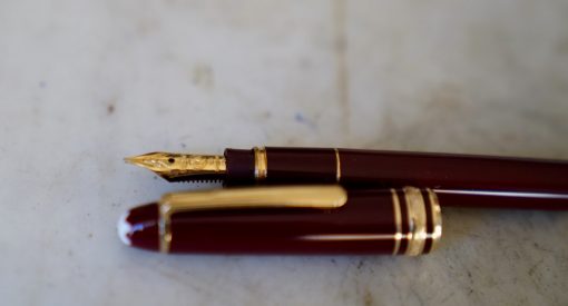 STYLO PLUME MONTBLANC MEISTERSTÜCK MOZART BORDEAUX - PLUME OR MASSIF 18 CARATS