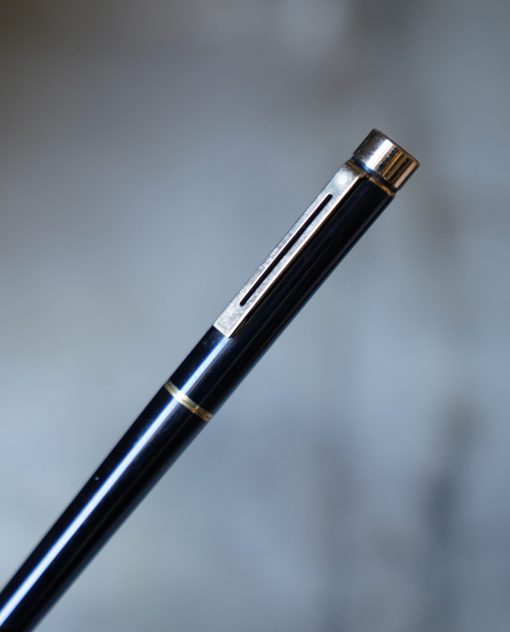 STYLO PLUME SHEAFFER TARGA LAQUE NOIRE - PLUME EN OR MASSIF 14 CARATS