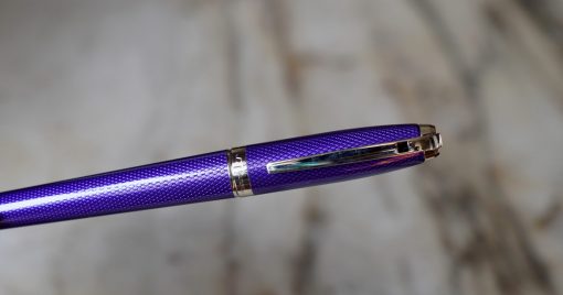 STYLO PLUME S.T. DUPONT FIDELIO LAQUE VIOLETTE ALVEOLES - PLUME OR MASSIF 14 CARATS