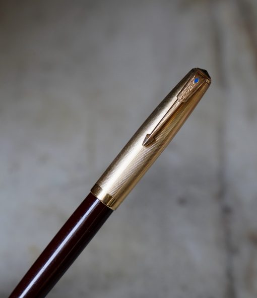 STYLO PLUME PARKER 51 VACUMATIC BLUE DIAMOND- BORDEAUX CAPUCHON PL. OR 16 CARATS