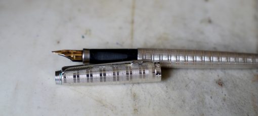 STYLO PLUME PARKER 75 PL. ARGENT PRINCE DE GALLES - PLUME EN OR MASSIF 18 CARATS