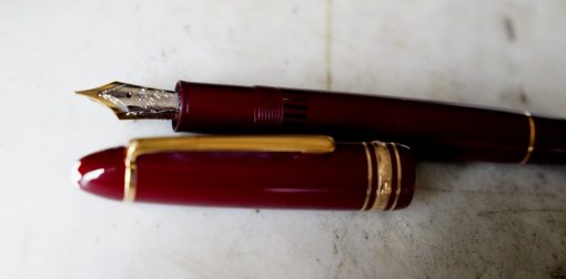 STYLO PLUME MONTBLANC MEISTERSTÜCK 146 BORDEAUX- PLUME OR MASSIF 18 CARATS - RARE VERSION