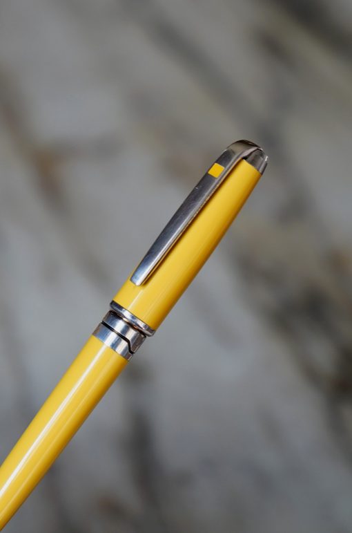 STYLO BILLE S.T. DUPONT OLYMPIO MINI EN LAQUE JAUNE & CHROME - 109 MM - RARE
